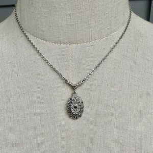 2028 grey rhinestone oval pendant necklace